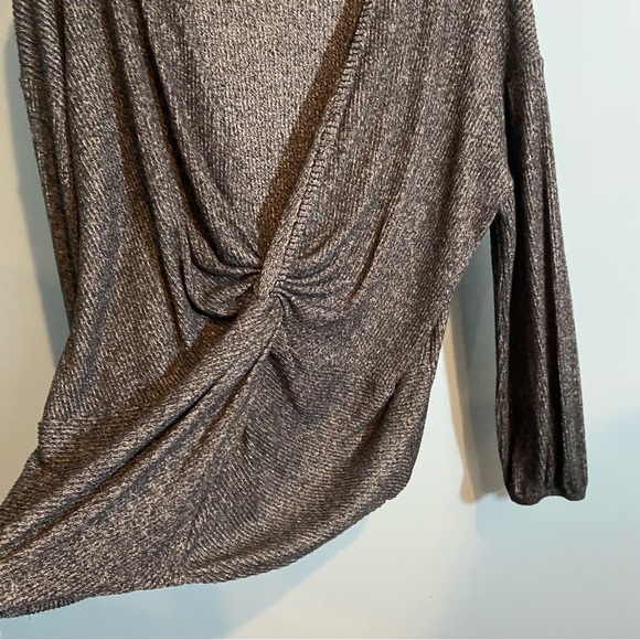 Sadie & Sage Ribbed Long Sleeve Top with Back V-neck Cutout in Grey/Black - Picture 5 of 6